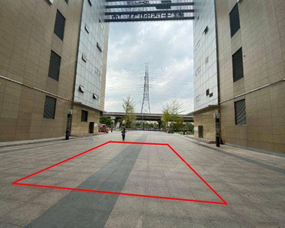 上海彩生活时代广场 - 外广场