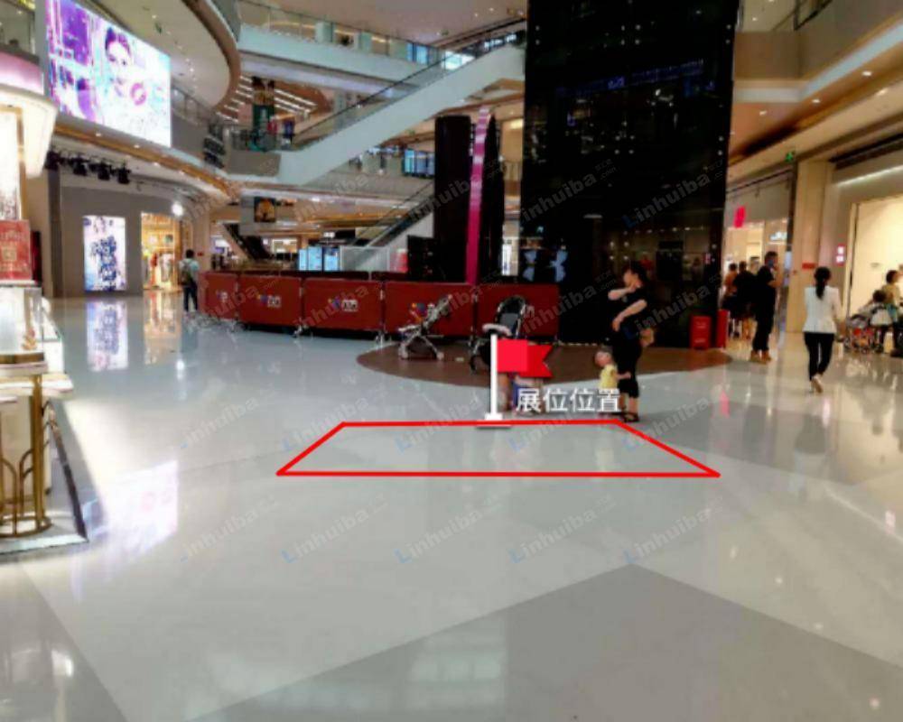深圳龙华天虹购物中心 - 一楼中庭大屏右侧空地