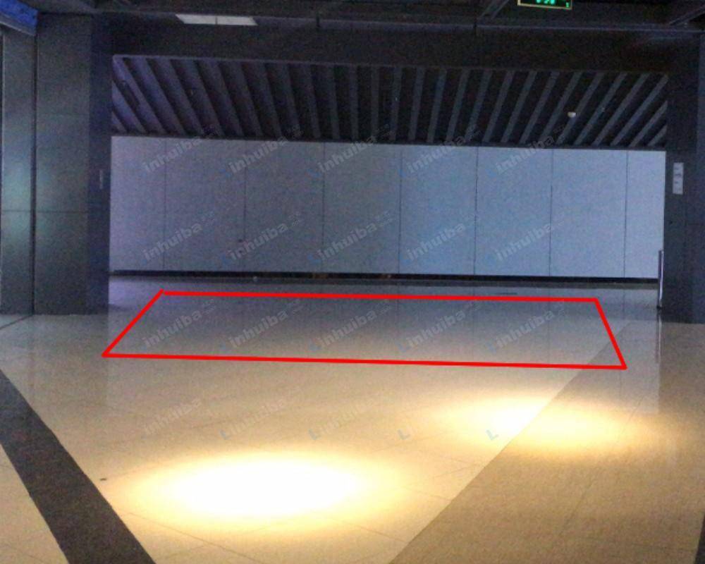 济南万达影城世茂店 - 扶梯口