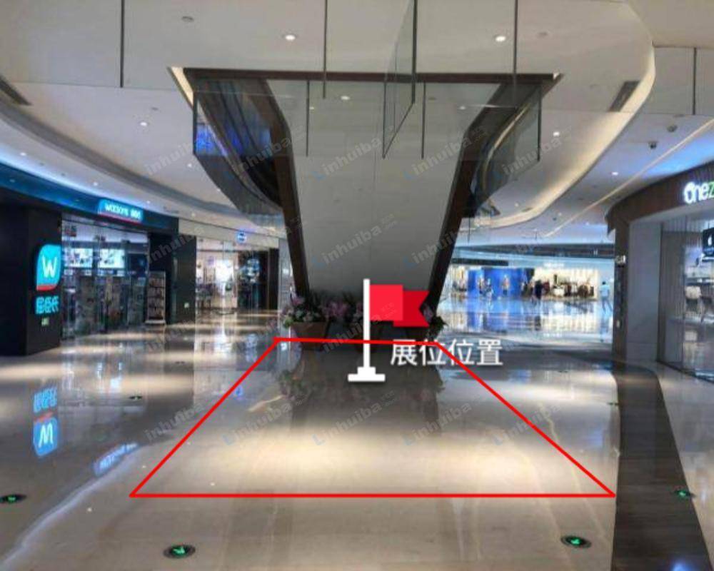 厦门银泰百货集美店 - 一楼5号门出口处