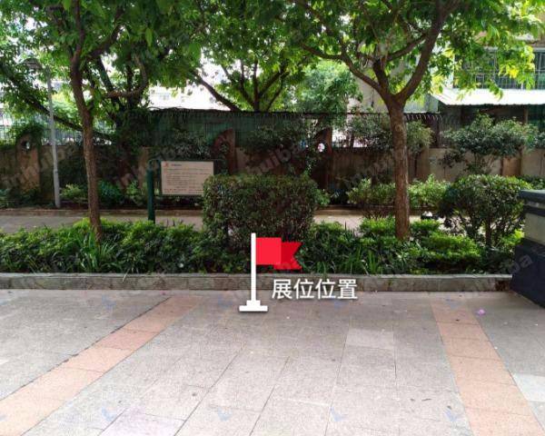 鸿业豪庭 - 外广场