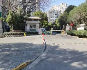 南门出入口附近