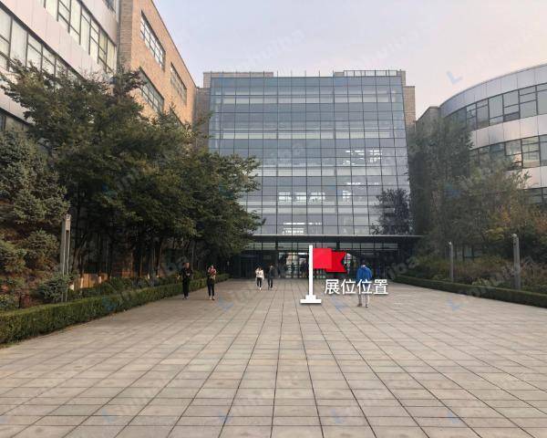 大连软件园 - 12号楼北门广场