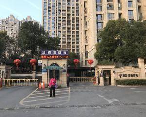 物业服务中心旁过道