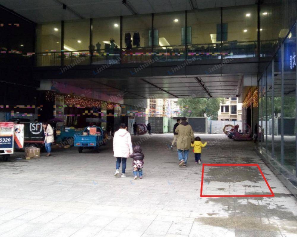 杭州运河上街购物中心 - 东西区之间连廊