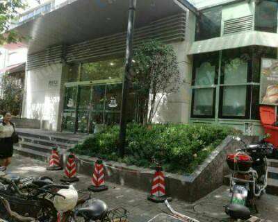 上海阳光世家 - 小区中门口