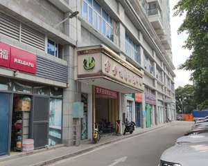 深圳金阳成大厦 - 平台空地上