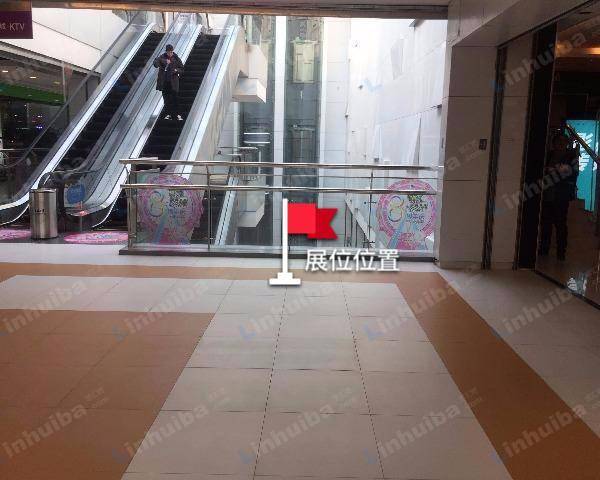 大连万和汇购物广场 - 四层影城门口连廊
