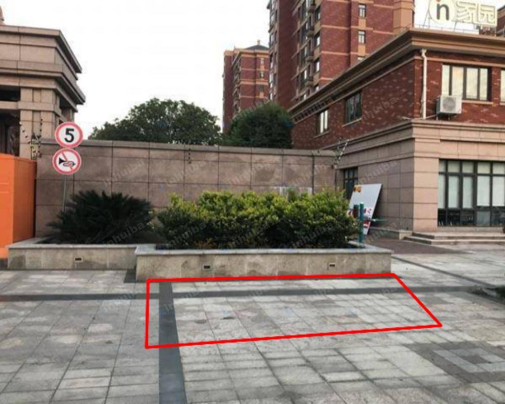 上海金山名都 - 西门内小广场