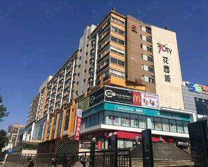 南京马群花园城购物中心 - 二楼谭木匠门口过道
