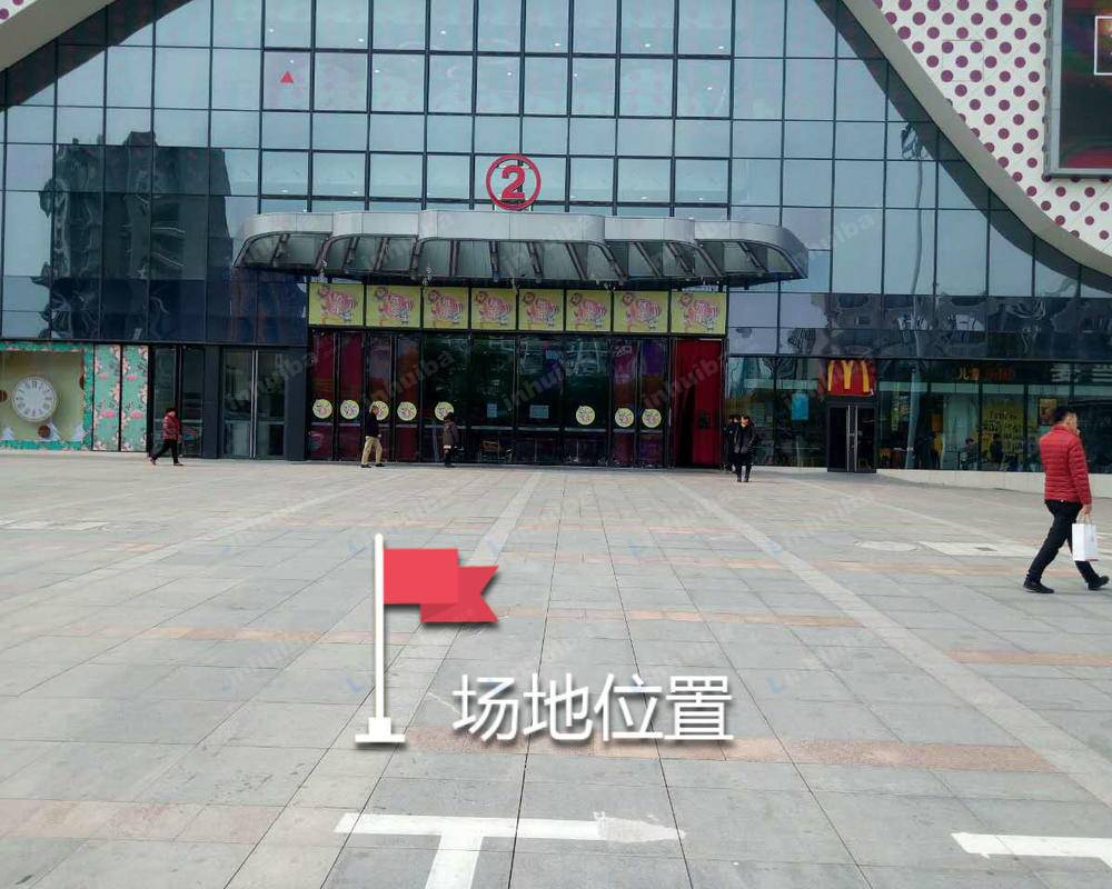 扬州邗江万达广场 - 2号门外广场