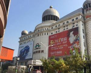 B门进口处靠左侧