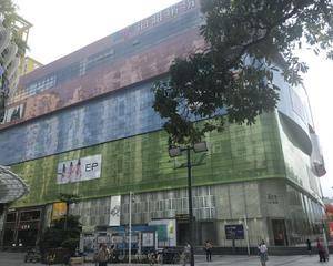 深圳海雅百货南山店 - 负一层美食店柱子旁