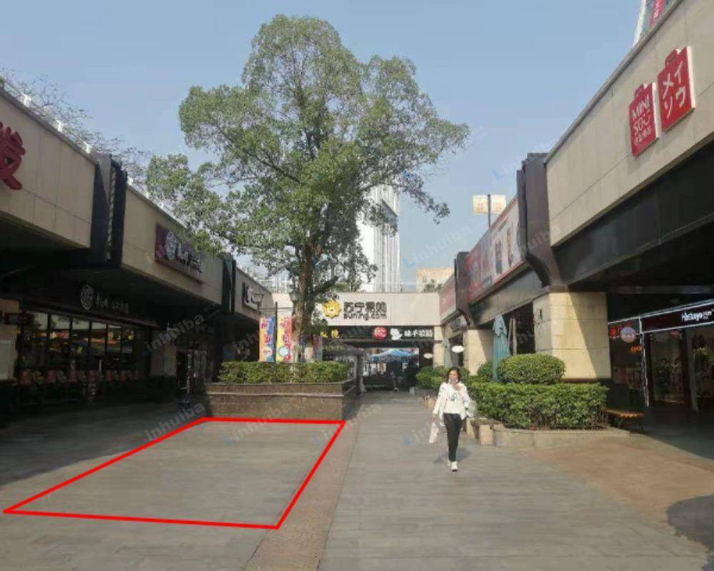 厦门五一大润发厦门店 - 康师傅门店对面