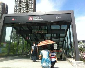 非付费区B口对面（预留通道）