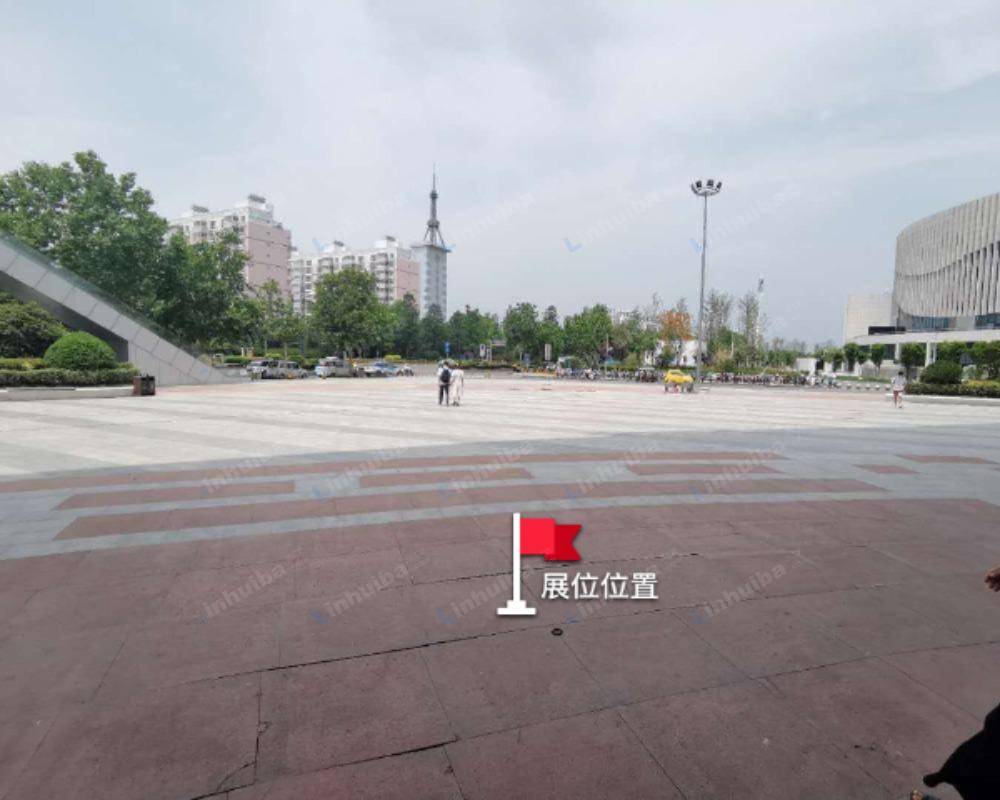 安阳文峰万达广场 - 一楼外广场