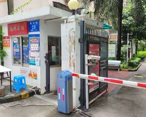 一楼小区出入口