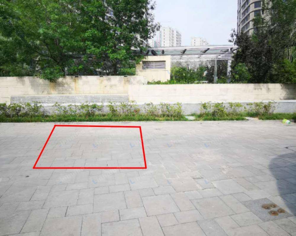 青岛时代城翡翠赏 - 西门入口内保安亭后