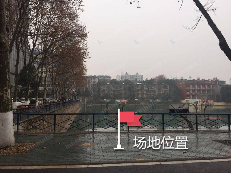 中国地质大学西校区 - 中国地质大学西校区篮球场边右边空地