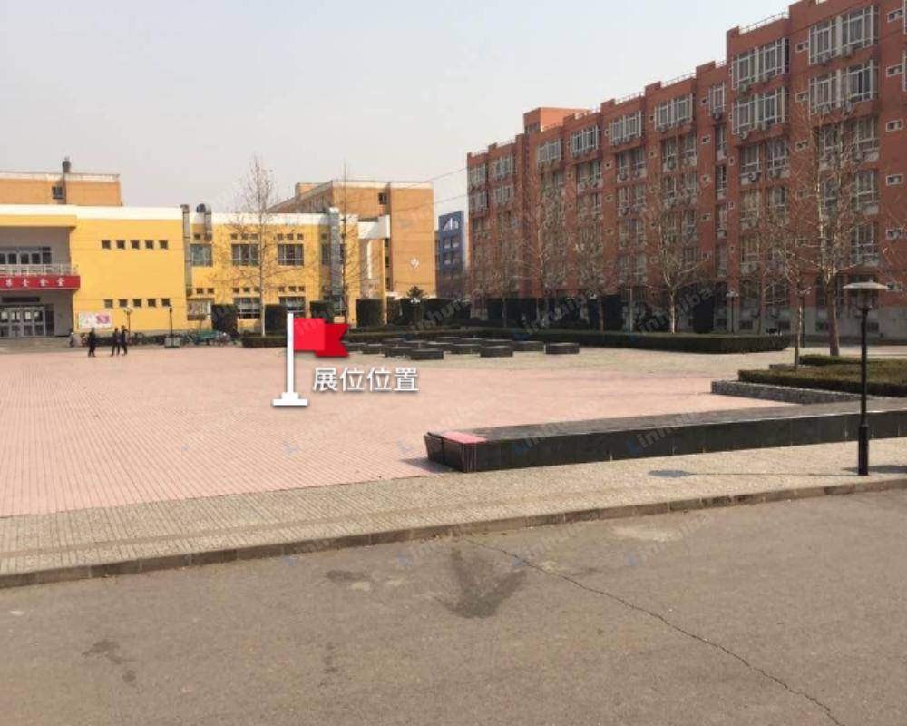 北京吉利学院 - 休闲广场