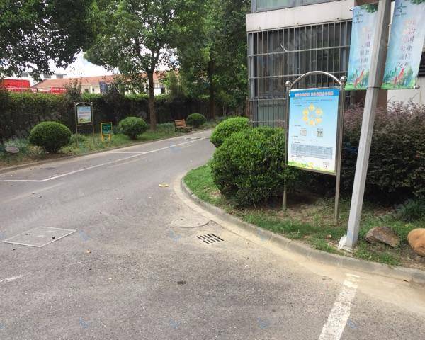 上海夏阳金苑 - 南区大门口右侧