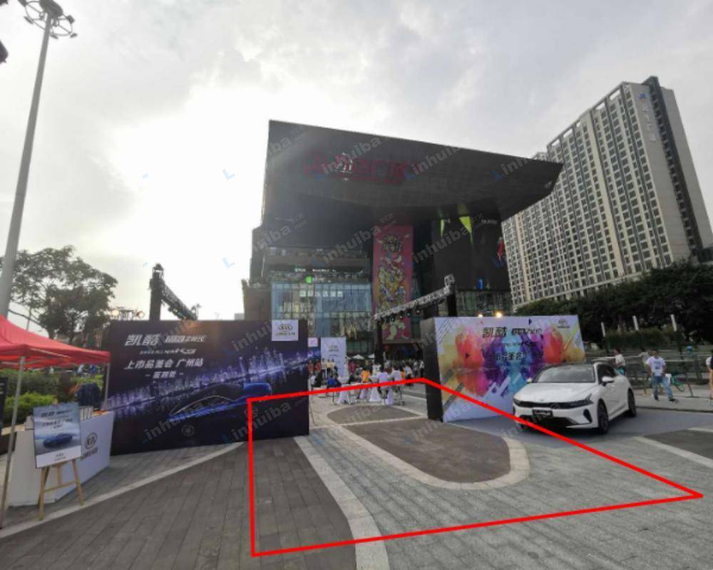 广州海珠万达广场 - 正门外广场