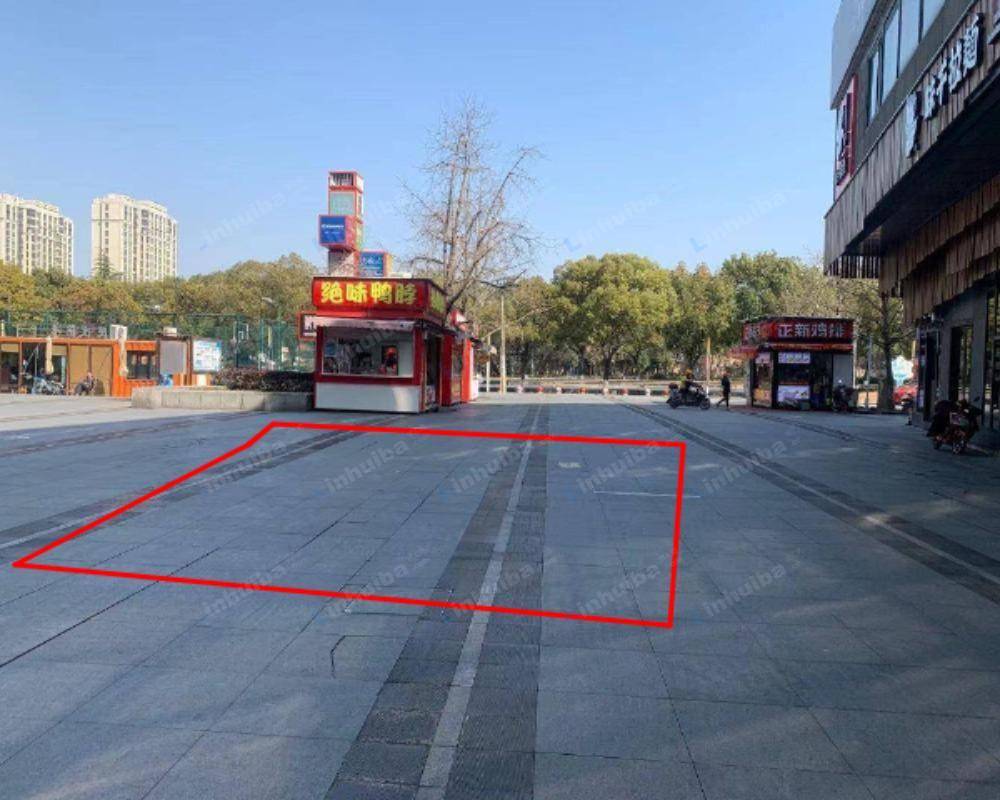 上海麦多生活广场 - 味千拉面门口连廊