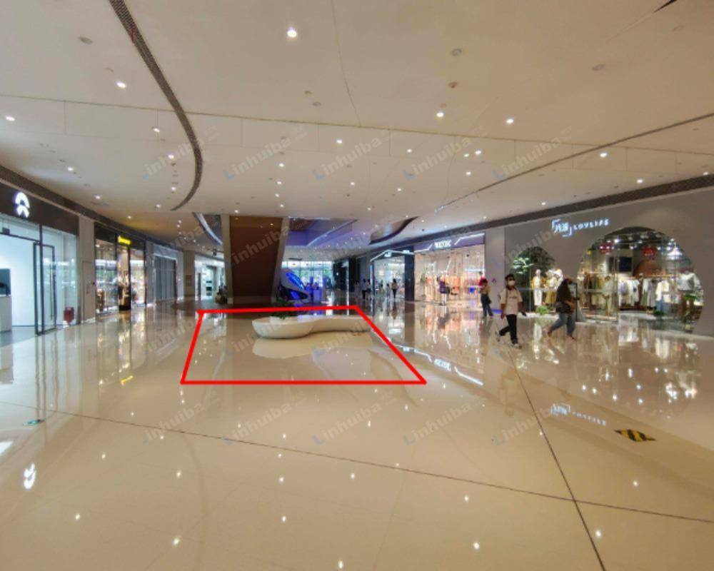 济南贵和购物中心领秀城店 - B1层大众蔚来店铺前连廊