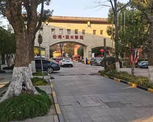 1号门出入口附近