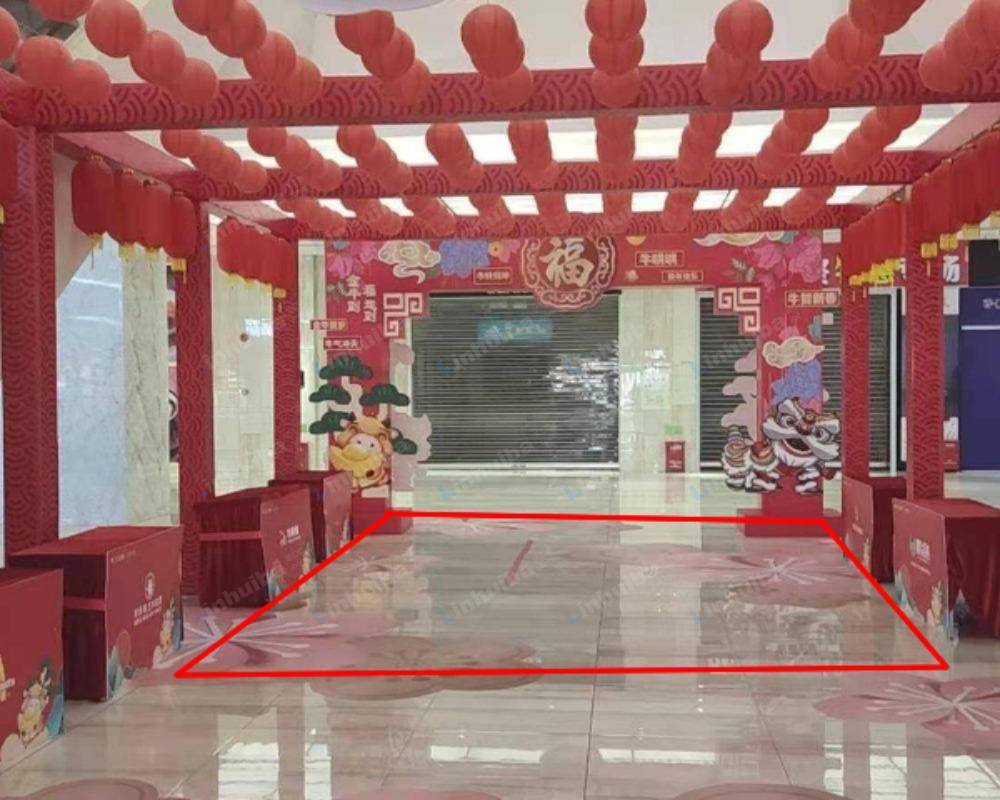 深圳优城商业广场 - 南区一楼扶梯下