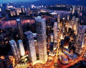 大厅服务台对面