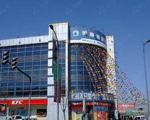 二楼服务台左侧海报位置