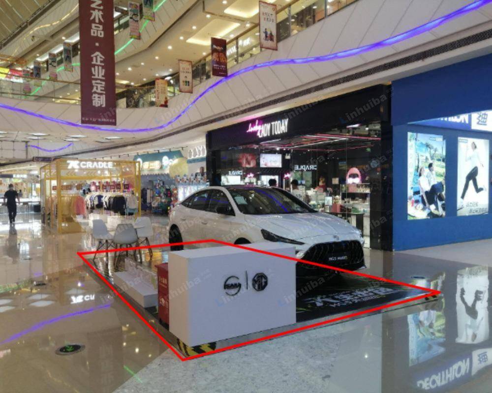 漳州万达广场漳州碧湖店 - 一楼迪卡侬旁边连廊