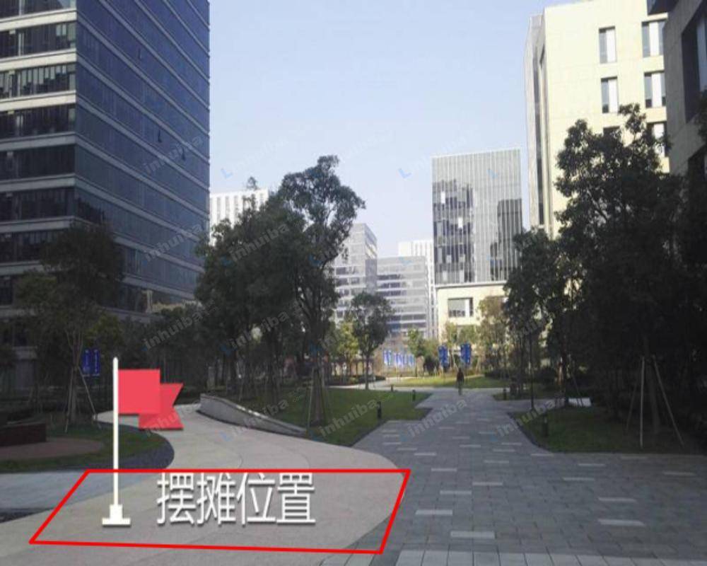 上海湾谷科技园 - 水池旁广场