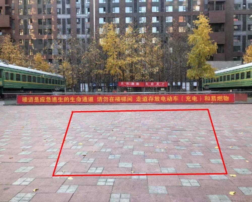北京7克拉 - 喷泉广场前侧空地