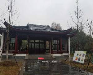 靠近游客服务中心