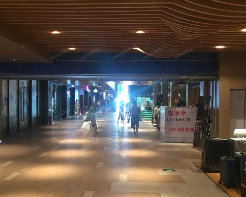 贵阳喀斯特城市广场 - 负一楼连廊