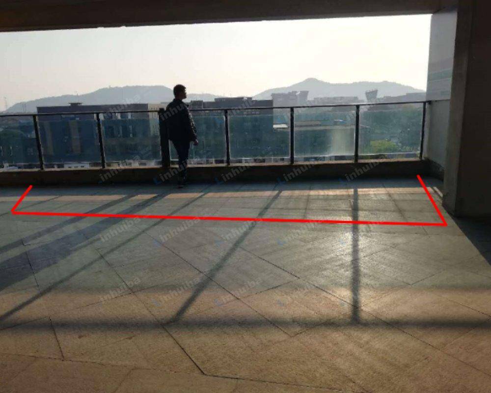 苏州东创科技园 - c1栋四楼食堂南面出口