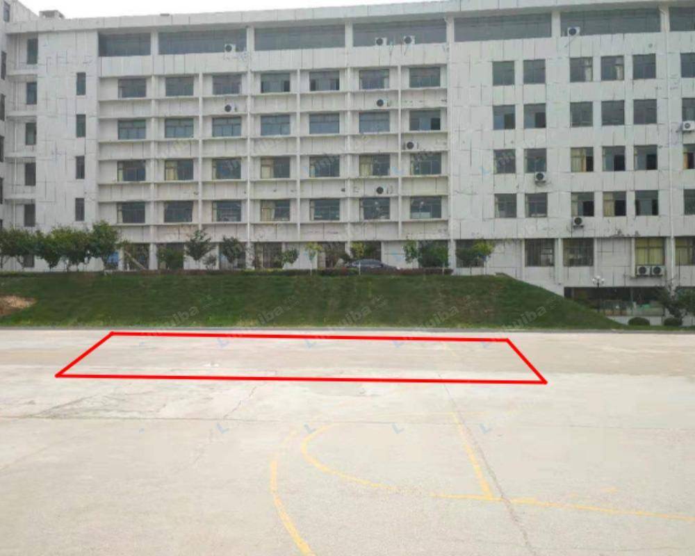 青岛恒星科技学院 - 篮球场