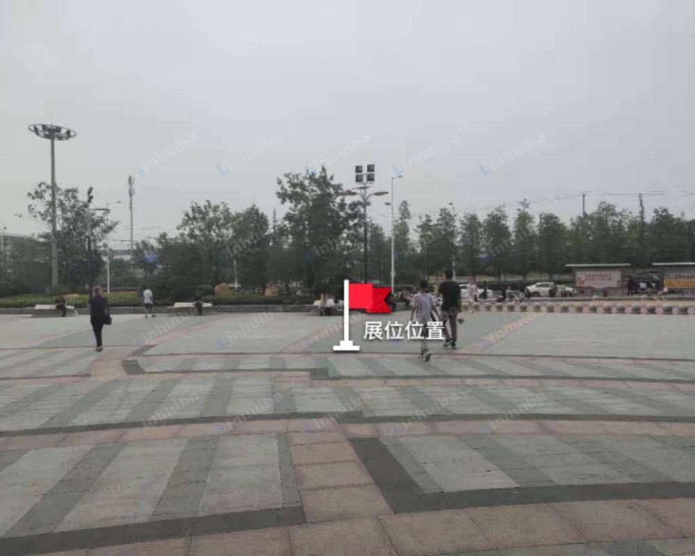 南京万达茂 - 2号门外广场