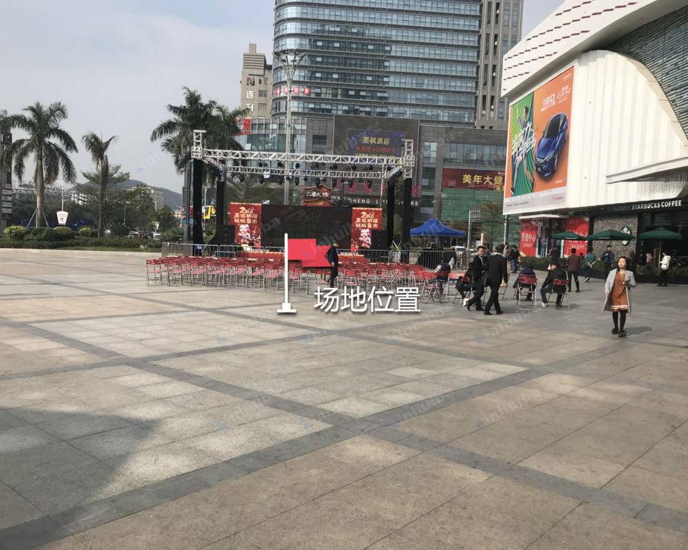 东莞虎门万达广场 - 一层2号门外广场