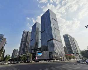 青岛协信星光里商业街 - 英树店铺前
