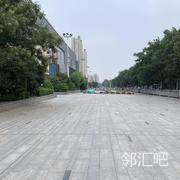 一楼外广场