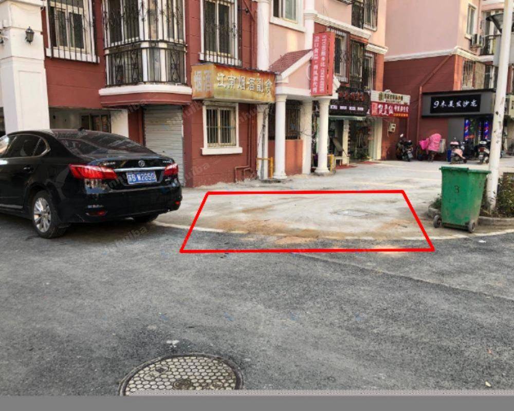 无锡新江南花园 - 南门出入口