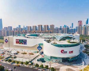 一楼阿迪达斯门口连廊