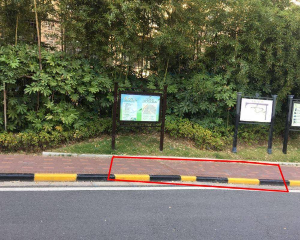 常州龙湖龙誉城花千树 - 东门内