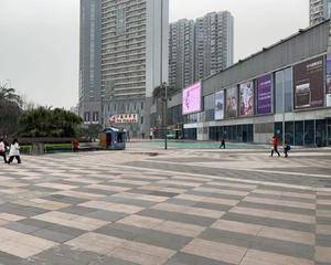 成都伊藤洋华堂锦华店 - 一楼出口形象墙位置