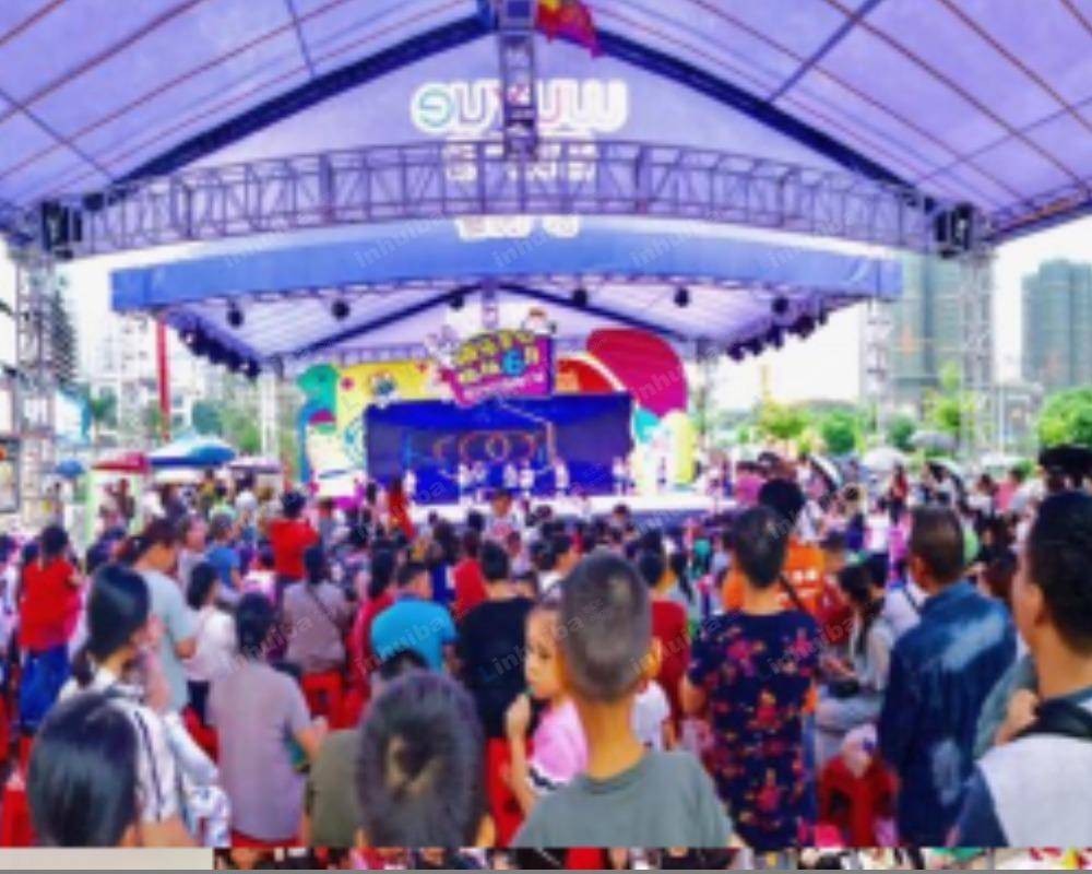 南宁新城吾悦广场 - 一层外广场