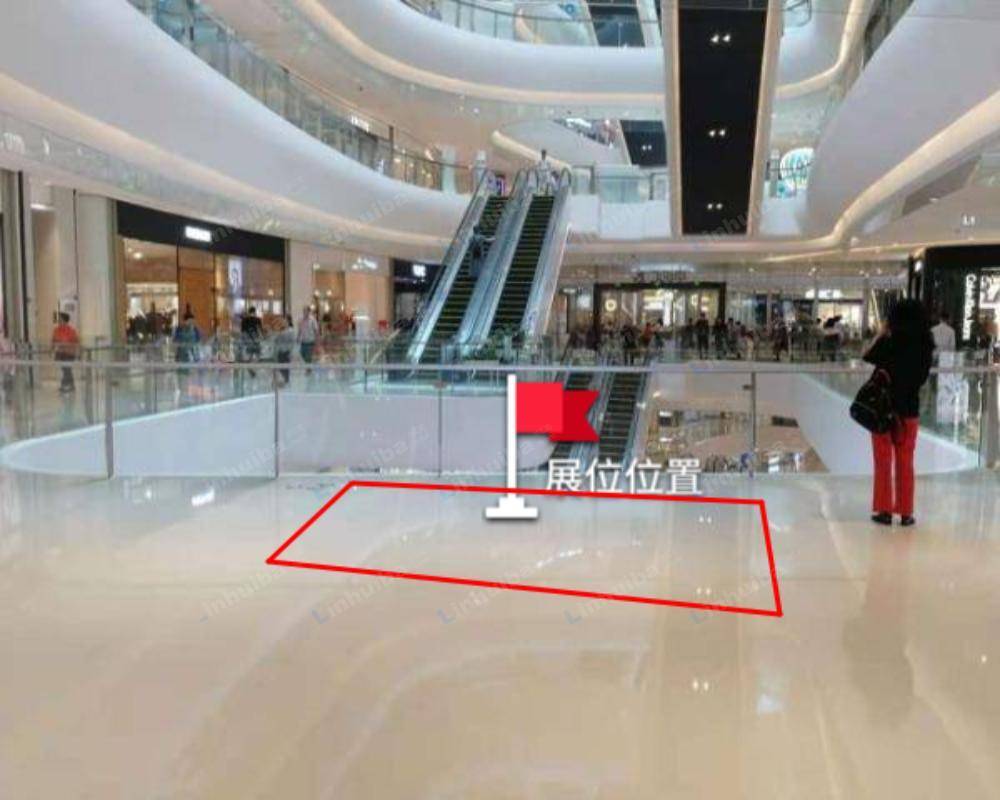 深圳梅林·卓悦汇购物中心 - 一层CK店铺前过道