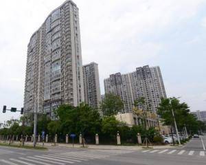 南区儿童游乐园旁